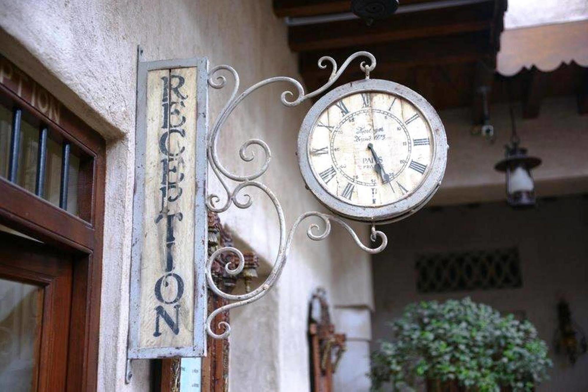 Orient Guest House Дубай Екстериор снимка
